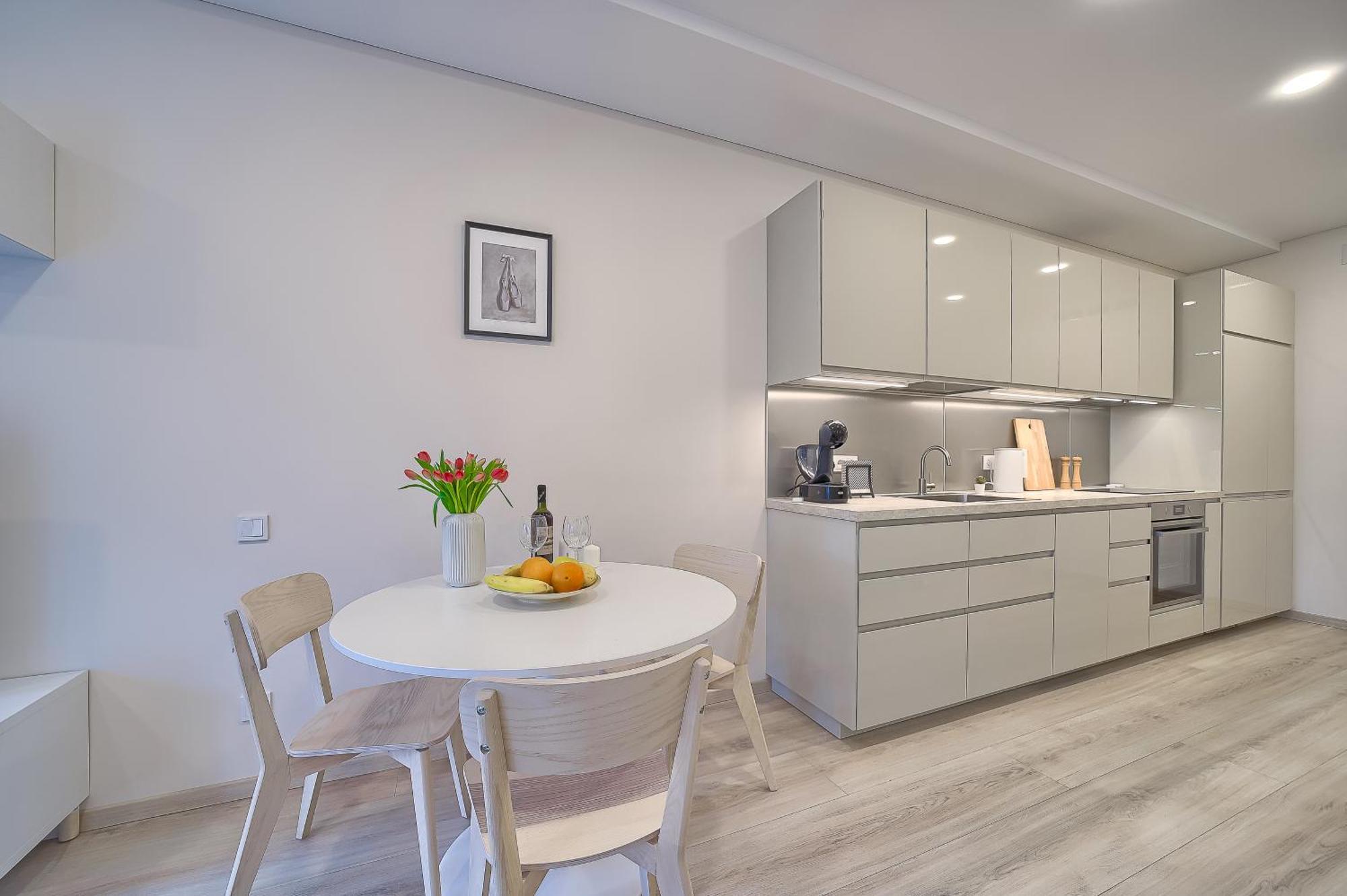 וילנה Business-Class Apartments 2 X Free Parking X Self Check In 24X7 מראה חיצוני תמונה